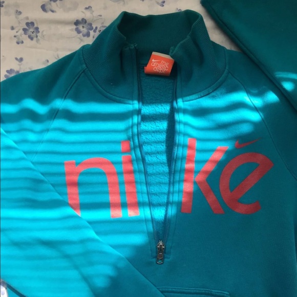 Nike pullover - Picture 2 of 3